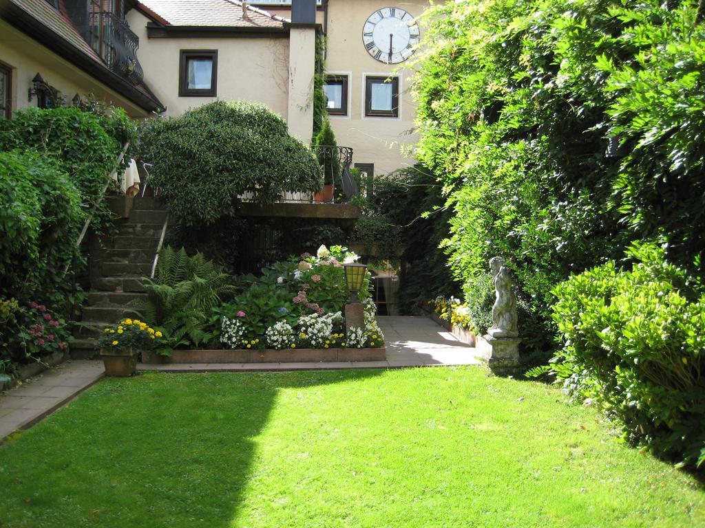 Hotel Krone Laudenbach  Экстерьер фото