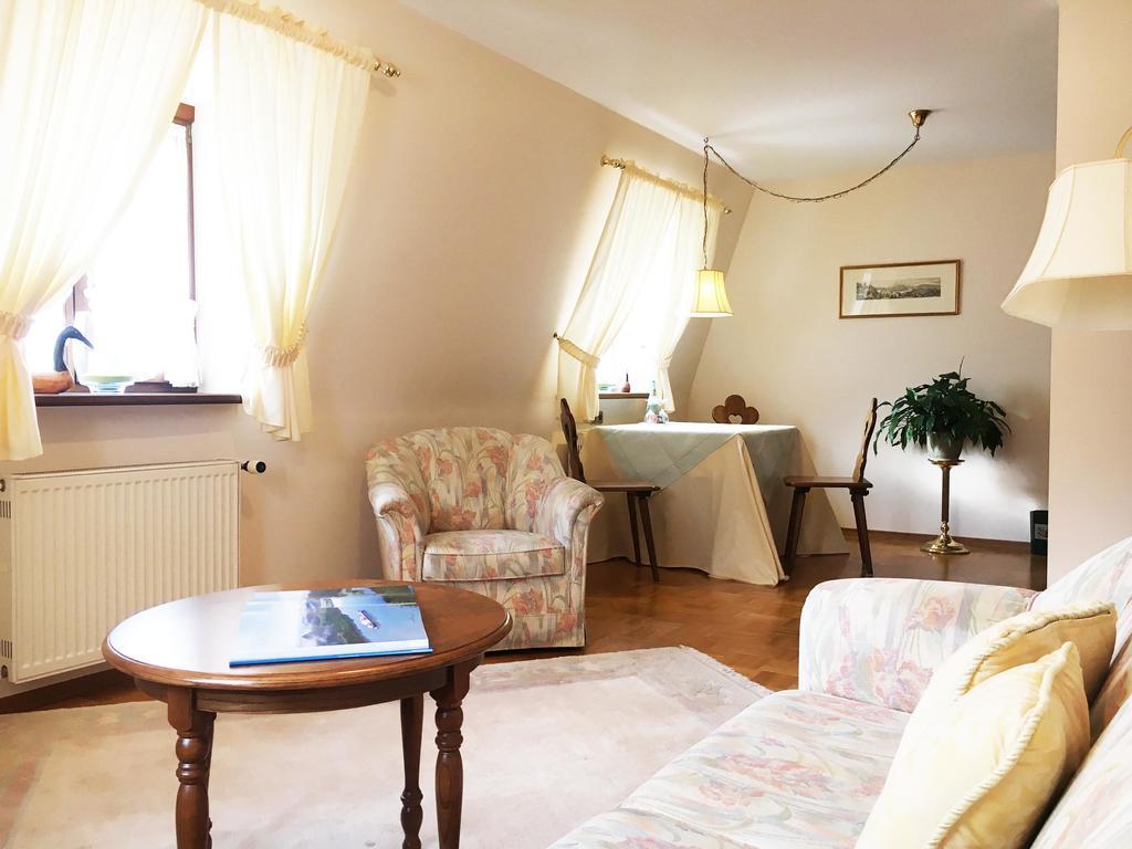 Hotel Krone Laudenbach  Экстерьер фото