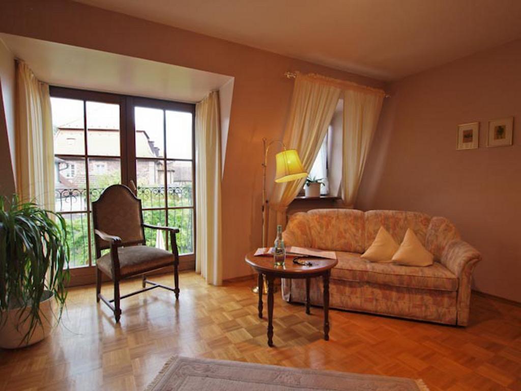 Hotel Krone Laudenbach  Экстерьер фото