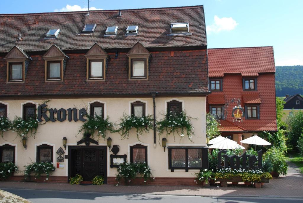 Hotel Krone Laudenbach  Экстерьер фото