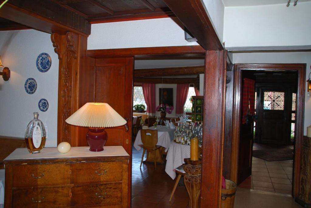 Hotel Krone Laudenbach  Экстерьер фото