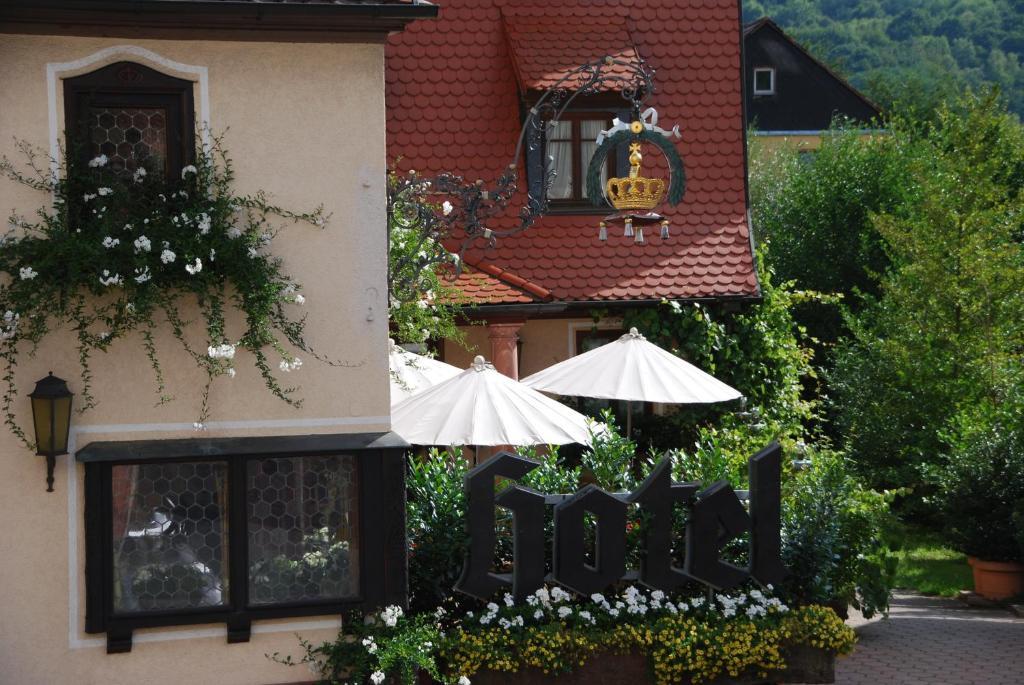 Hotel Krone Laudenbach  Экстерьер фото
