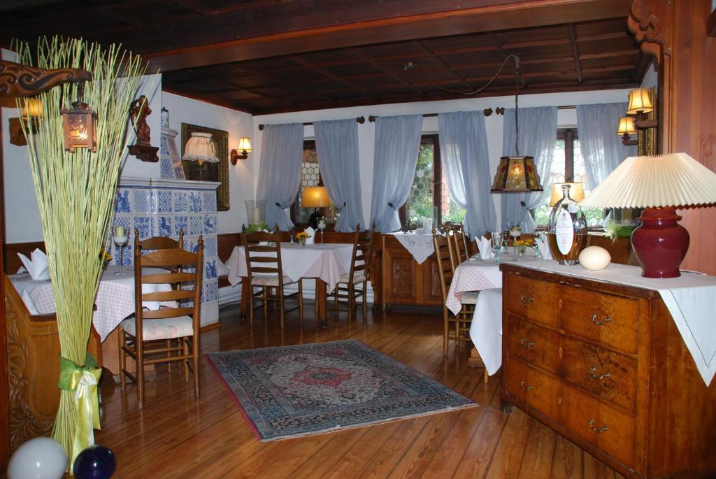 Hotel Krone Laudenbach  Экстерьер фото