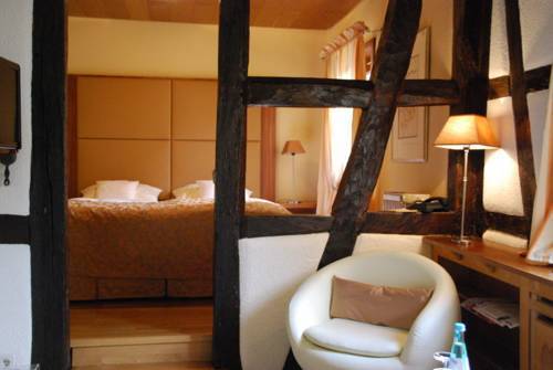 Hotel Krone Laudenbach  Экстерьер фото